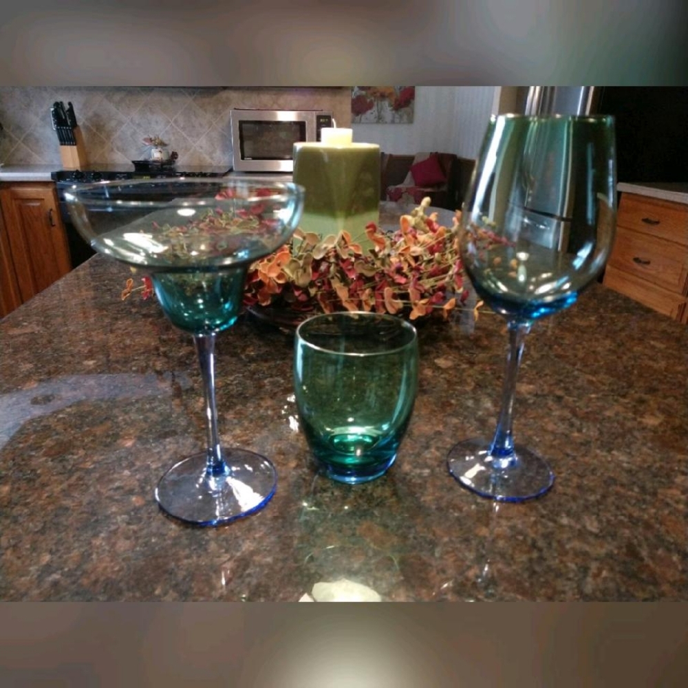 Beautiful Ombre Wine, Rocks, And Margarita Glasses